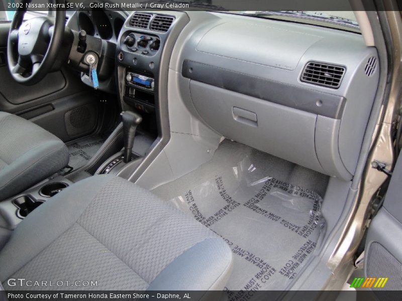 Gold Rush Metallic / Gray Celadon 2002 Nissan Xterra SE V6