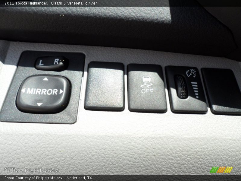 Classic Silver Metallic / Ash 2011 Toyota Highlander