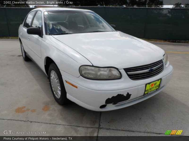 Bright White / Gray 2002 Chevrolet Malibu Sedan