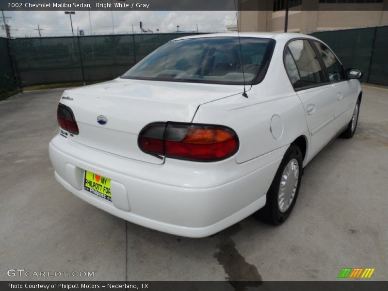 Bright White / Gray 2002 Chevrolet Malibu Sedan