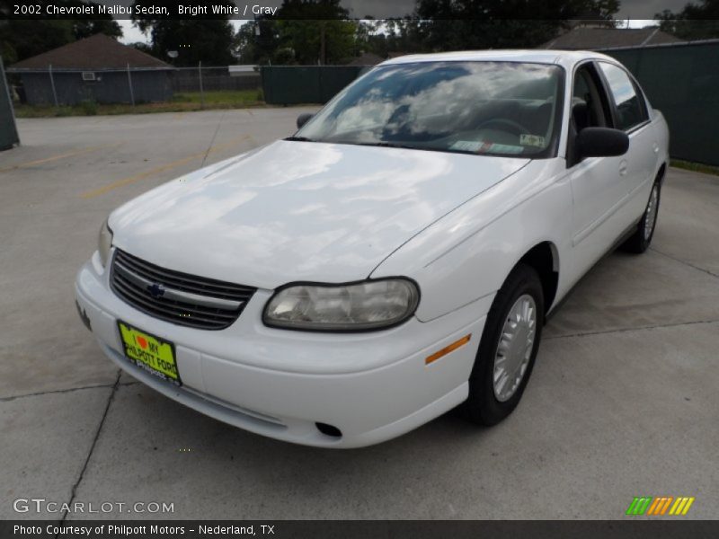 Bright White / Gray 2002 Chevrolet Malibu Sedan