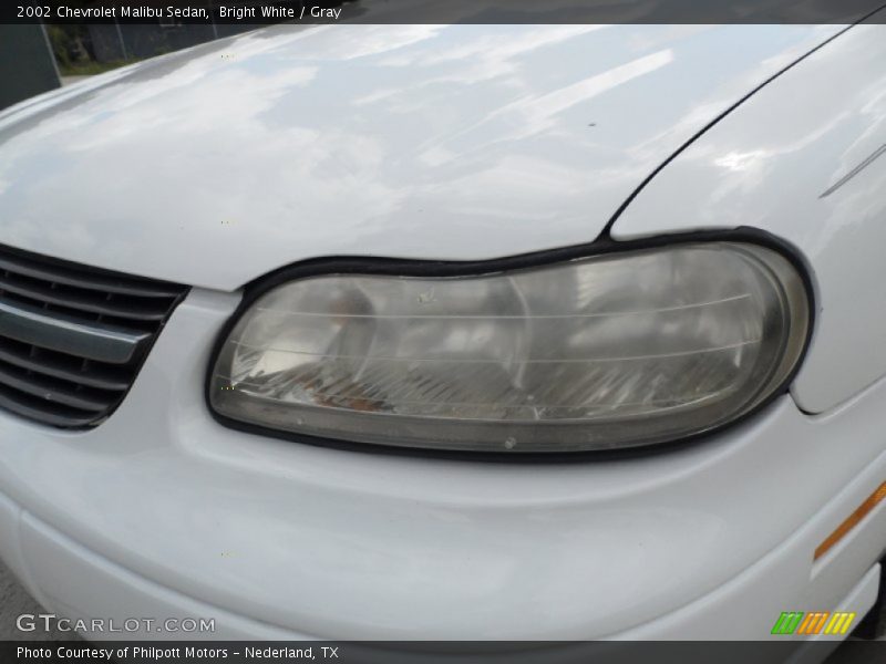 Bright White / Gray 2002 Chevrolet Malibu Sedan