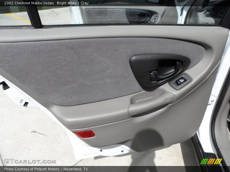 Bright White / Gray 2002 Chevrolet Malibu Sedan