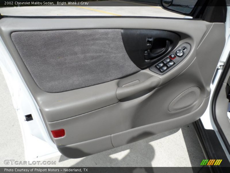 Bright White / Gray 2002 Chevrolet Malibu Sedan