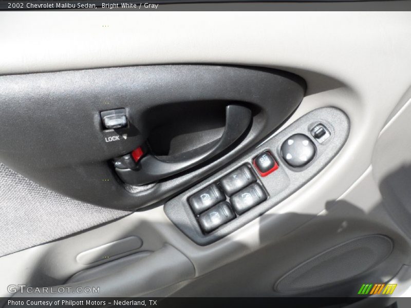 Bright White / Gray 2002 Chevrolet Malibu Sedan