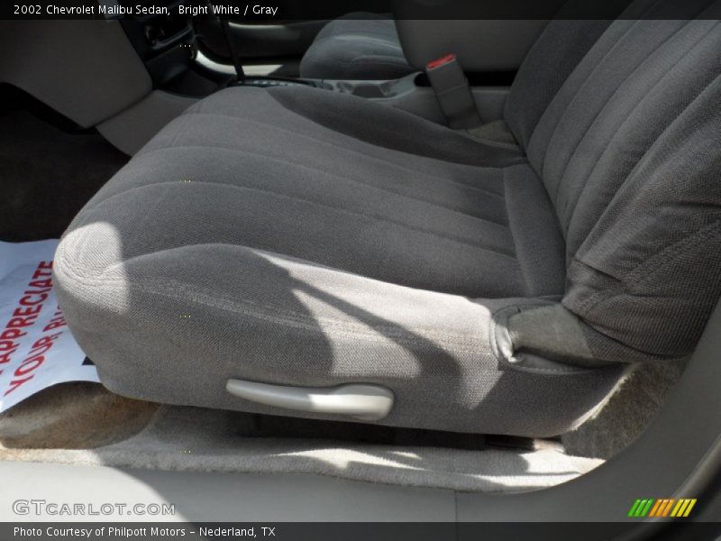Bright White / Gray 2002 Chevrolet Malibu Sedan