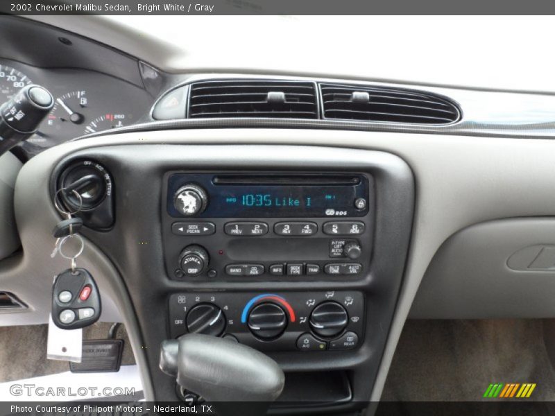 Bright White / Gray 2002 Chevrolet Malibu Sedan