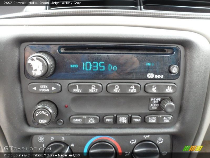 Bright White / Gray 2002 Chevrolet Malibu Sedan