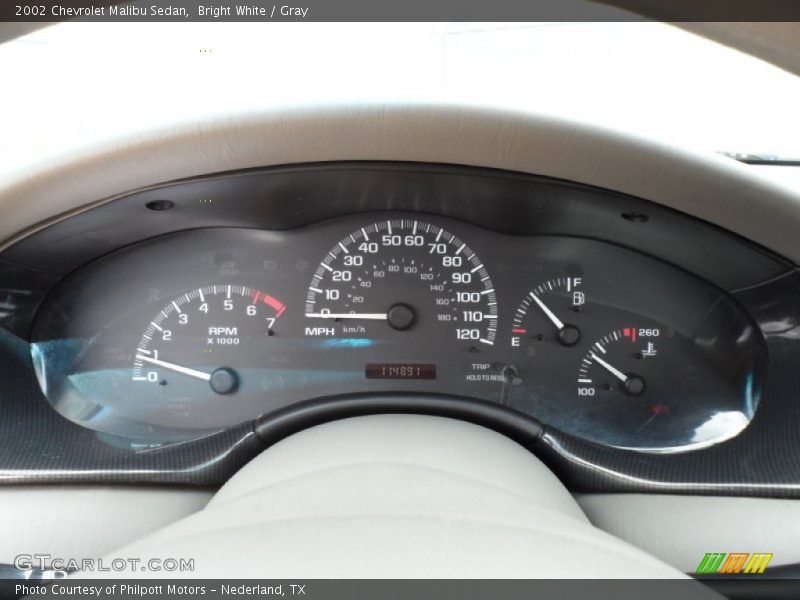 Bright White / Gray 2002 Chevrolet Malibu Sedan