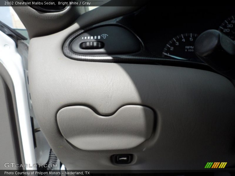 Bright White / Gray 2002 Chevrolet Malibu Sedan