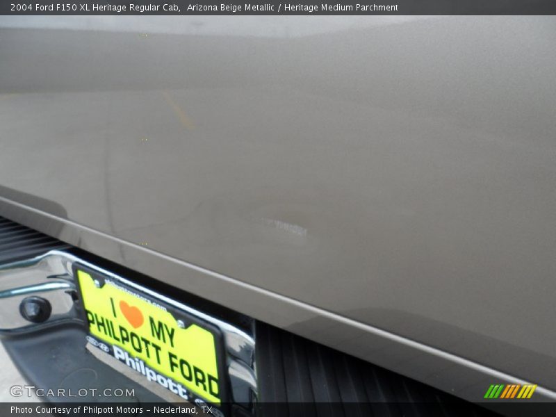 Arizona Beige Metallic / Heritage Medium Parchment 2004 Ford F150 XL Heritage Regular Cab
