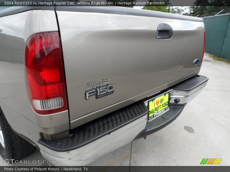 Arizona Beige Metallic / Heritage Medium Parchment 2004 Ford F150 XL Heritage Regular Cab