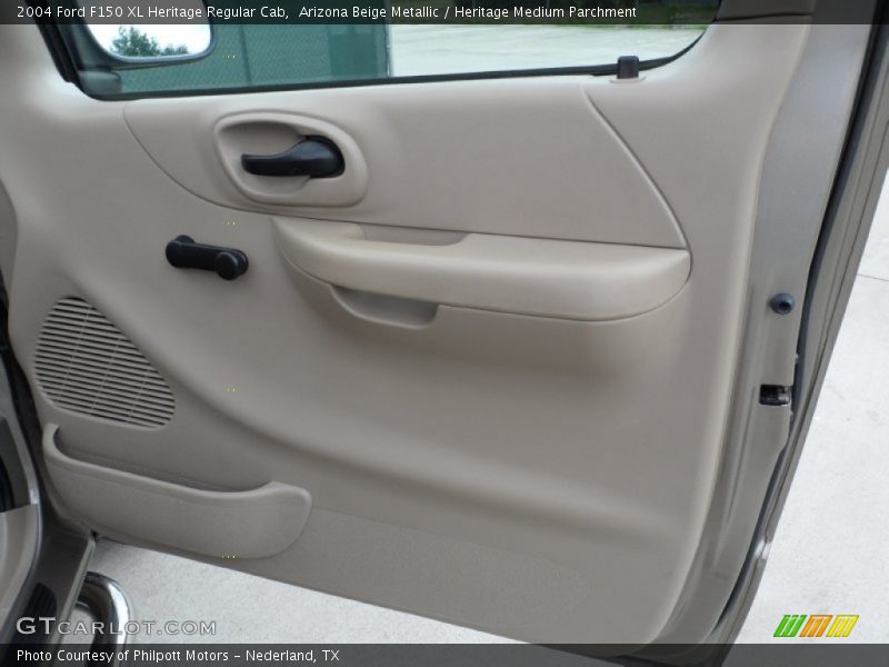 Arizona Beige Metallic / Heritage Medium Parchment 2004 Ford F150 XL Heritage Regular Cab