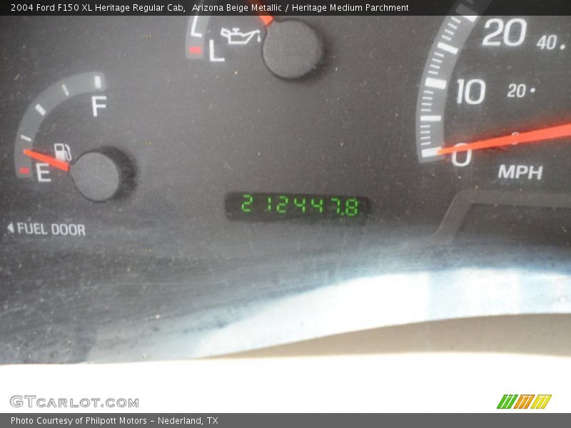 Arizona Beige Metallic / Heritage Medium Parchment 2004 Ford F150 XL Heritage Regular Cab