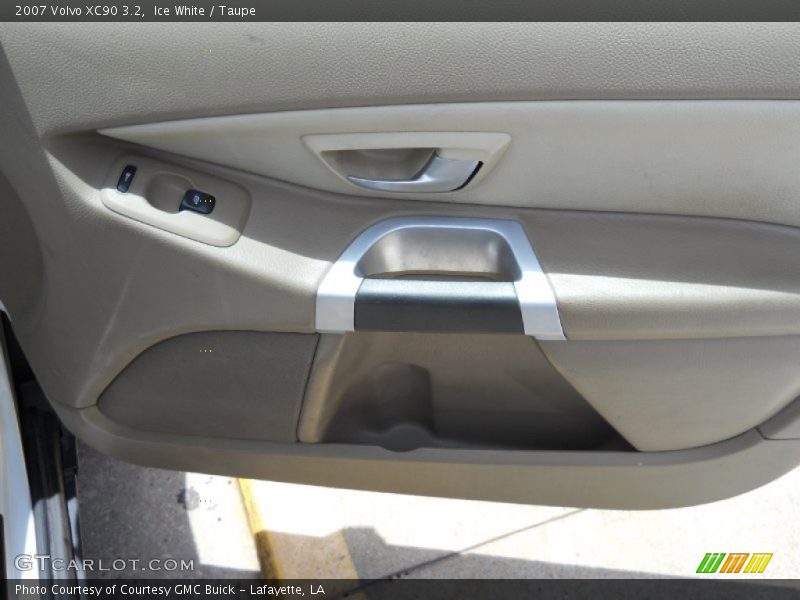 Ice White / Taupe 2007 Volvo XC90 3.2