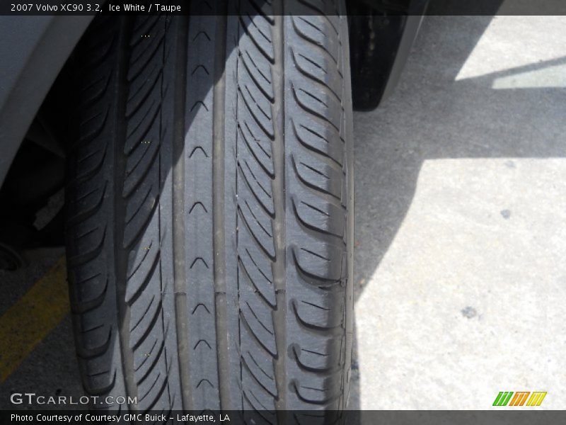 Ice White / Taupe 2007 Volvo XC90 3.2