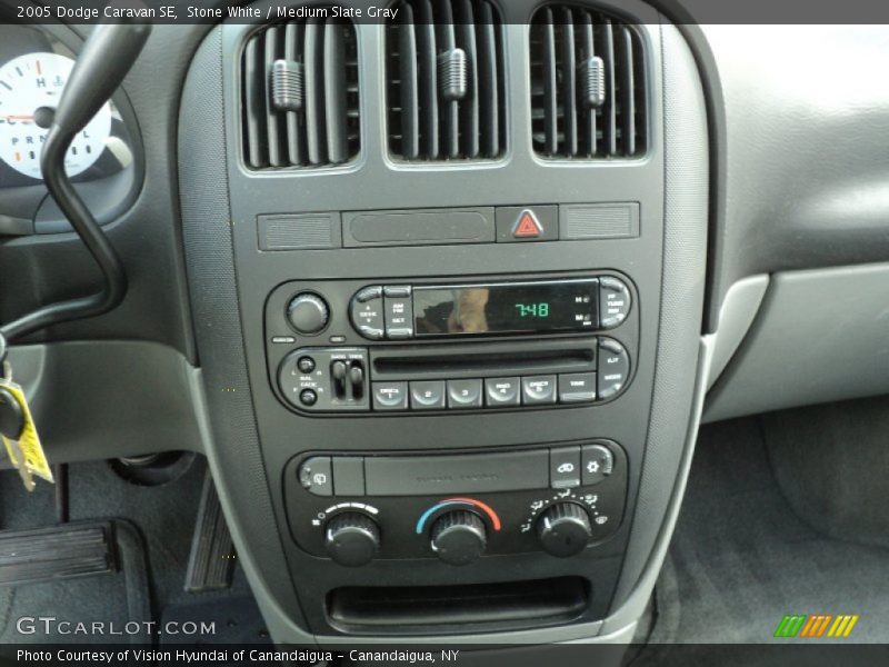 Stone White / Medium Slate Gray 2005 Dodge Caravan SE
