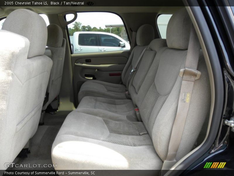 Black / Tan/Neutral 2005 Chevrolet Tahoe LS