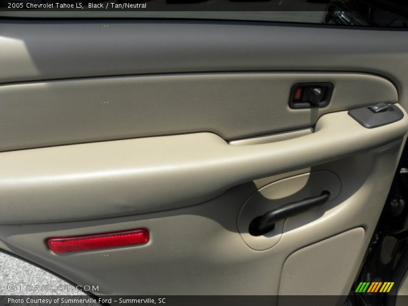 Black / Tan/Neutral 2005 Chevrolet Tahoe LS