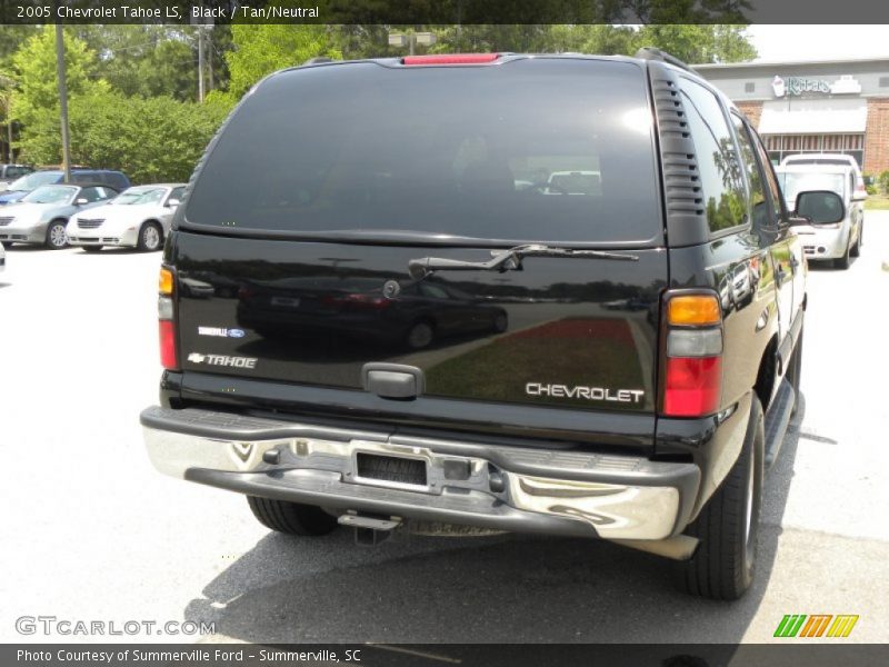 Black / Tan/Neutral 2005 Chevrolet Tahoe LS