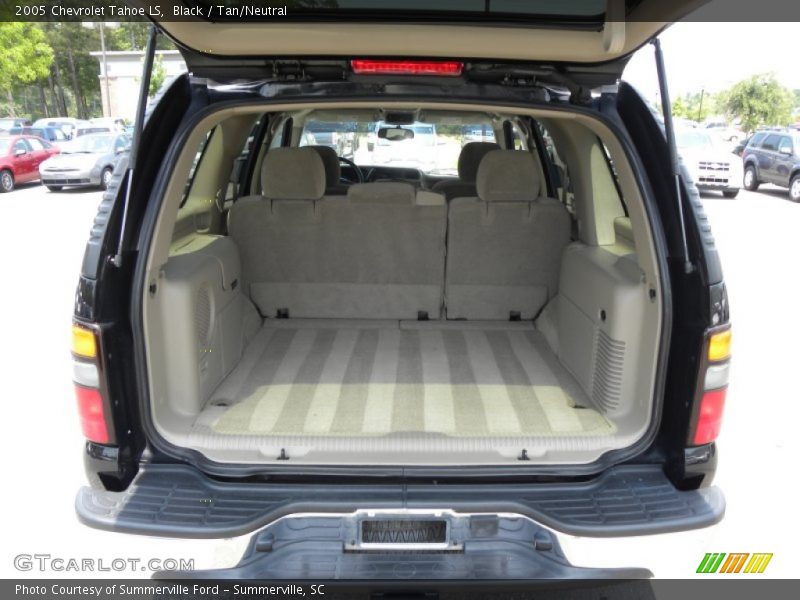 Black / Tan/Neutral 2005 Chevrolet Tahoe LS