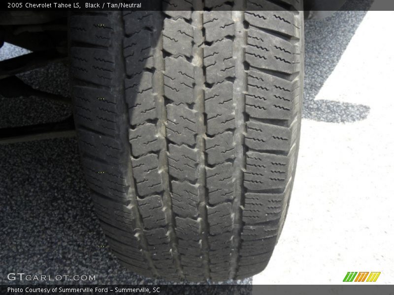 Black / Tan/Neutral 2005 Chevrolet Tahoe LS