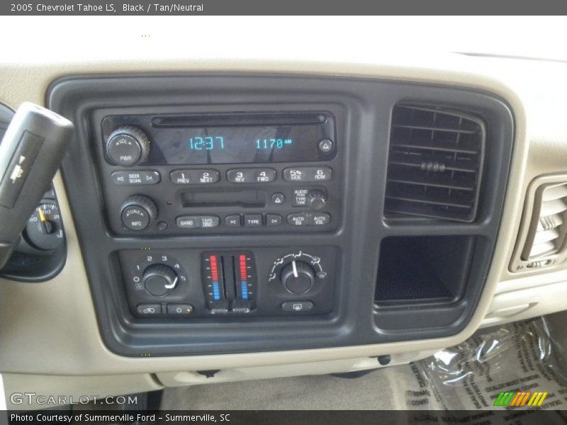 Black / Tan/Neutral 2005 Chevrolet Tahoe LS