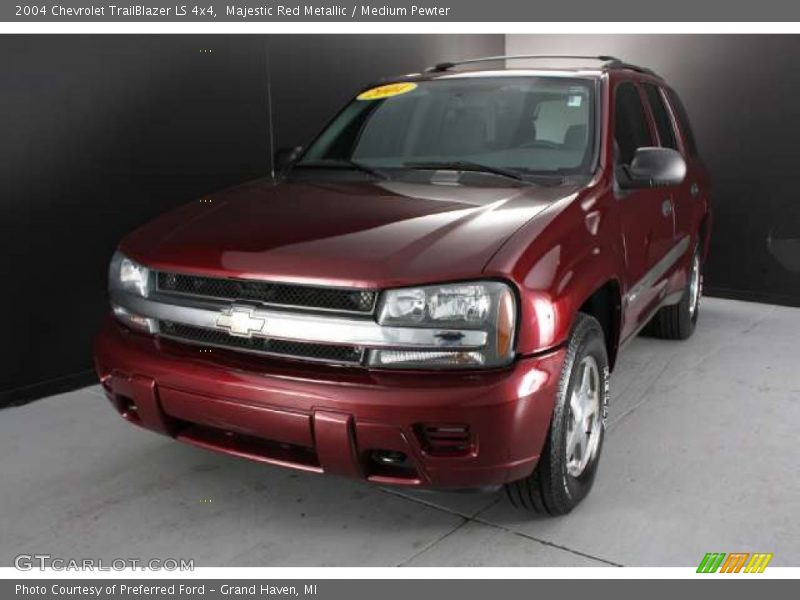 Majestic Red Metallic / Medium Pewter 2004 Chevrolet TrailBlazer LS 4x4