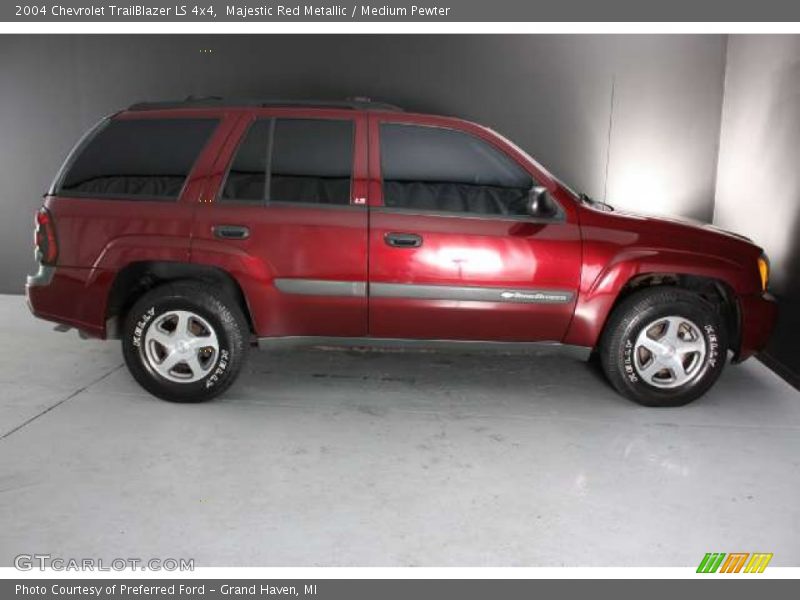 Majestic Red Metallic / Medium Pewter 2004 Chevrolet TrailBlazer LS 4x4