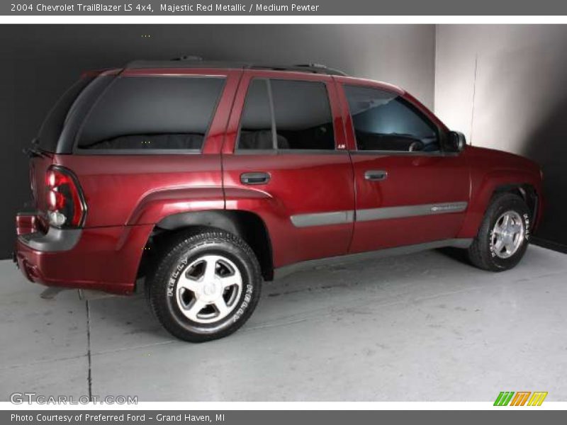 Majestic Red Metallic / Medium Pewter 2004 Chevrolet TrailBlazer LS 4x4