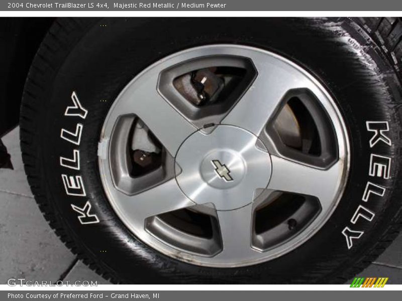Majestic Red Metallic / Medium Pewter 2004 Chevrolet TrailBlazer LS 4x4