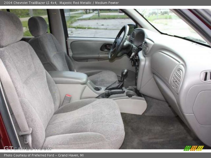 Majestic Red Metallic / Medium Pewter 2004 Chevrolet TrailBlazer LS 4x4