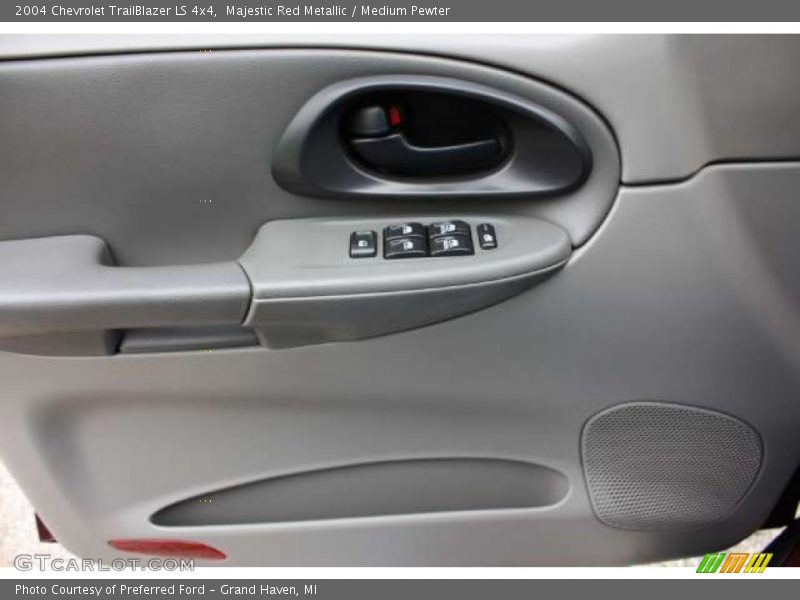 Majestic Red Metallic / Medium Pewter 2004 Chevrolet TrailBlazer LS 4x4