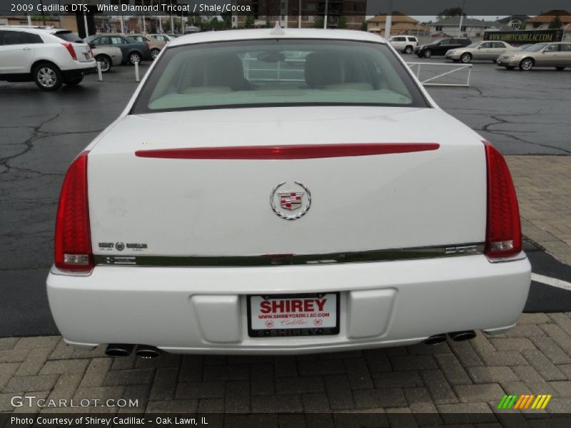 White Diamond Tricoat / Shale/Cocoa 2009 Cadillac DTS