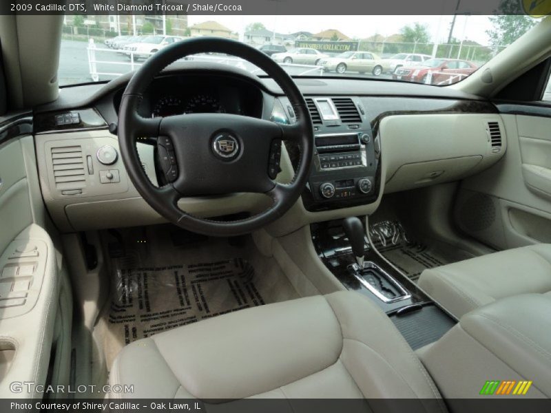 White Diamond Tricoat / Shale/Cocoa 2009 Cadillac DTS