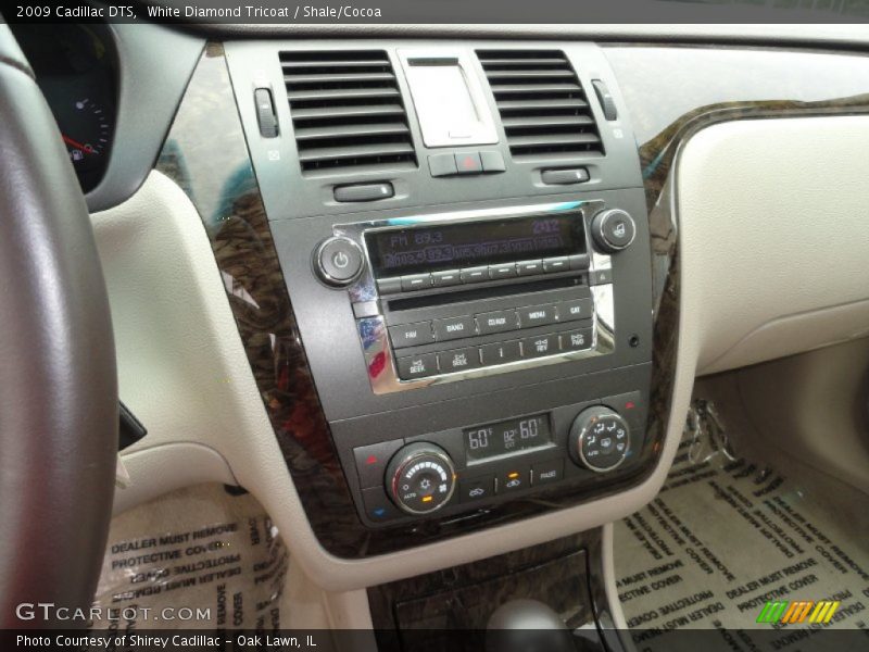 White Diamond Tricoat / Shale/Cocoa 2009 Cadillac DTS