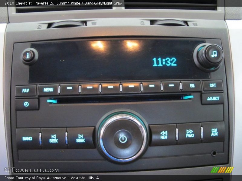 Summit White / Dark Gray/Light Gray 2010 Chevrolet Traverse LS