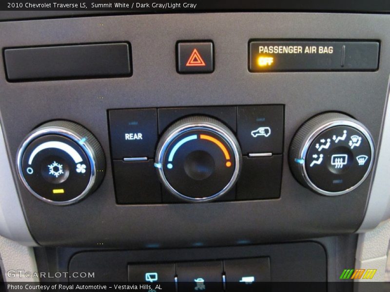 Summit White / Dark Gray/Light Gray 2010 Chevrolet Traverse LS