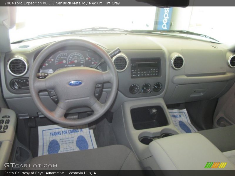 Silver Birch Metallic / Medium Flint Gray 2004 Ford Expedition XLT