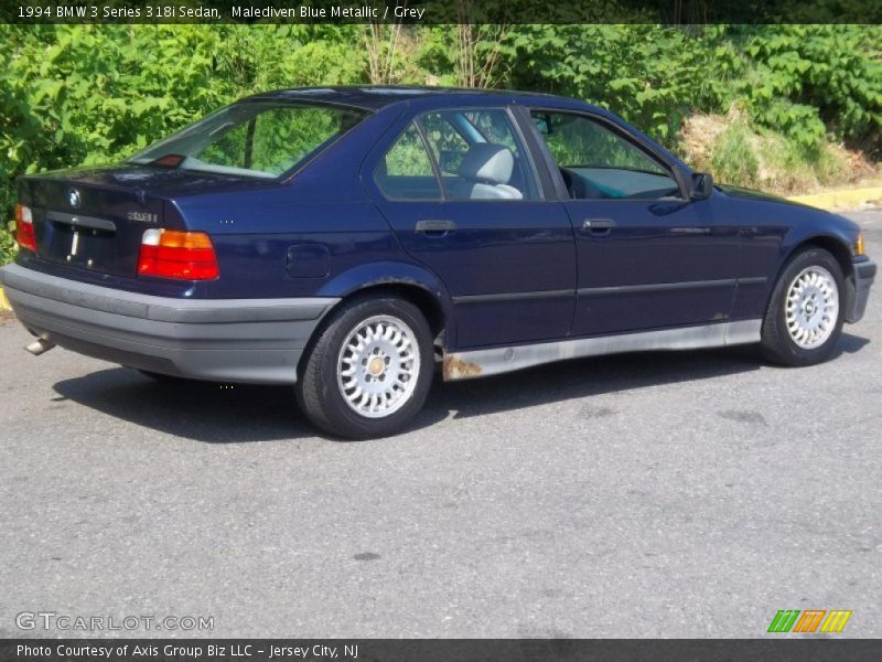 Malediven Blue Metallic / Grey 1994 BMW 3 Series 318i Sedan