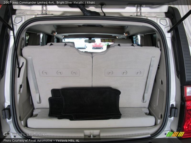 Bright Silver Metallic / Khaki 2007 Jeep Commander Limited 4x4