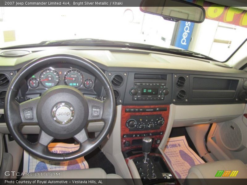 Bright Silver Metallic / Khaki 2007 Jeep Commander Limited 4x4