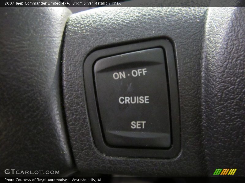 Bright Silver Metallic / Khaki 2007 Jeep Commander Limited 4x4