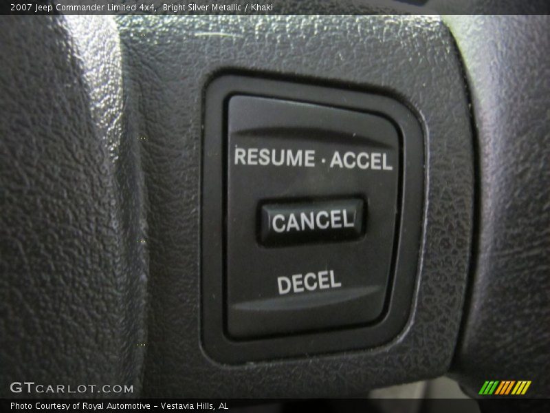 Bright Silver Metallic / Khaki 2007 Jeep Commander Limited 4x4