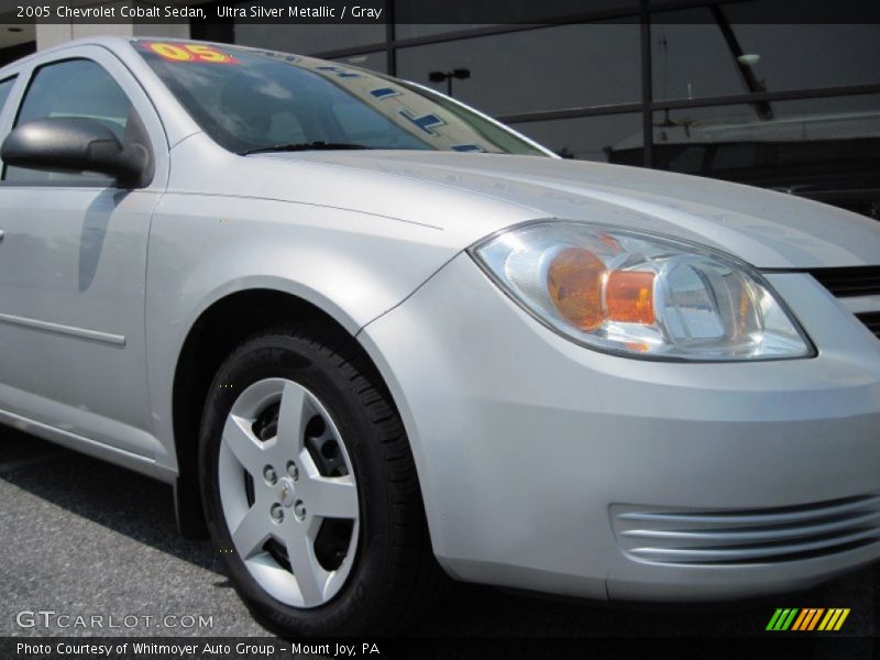 Ultra Silver Metallic / Gray 2005 Chevrolet Cobalt Sedan