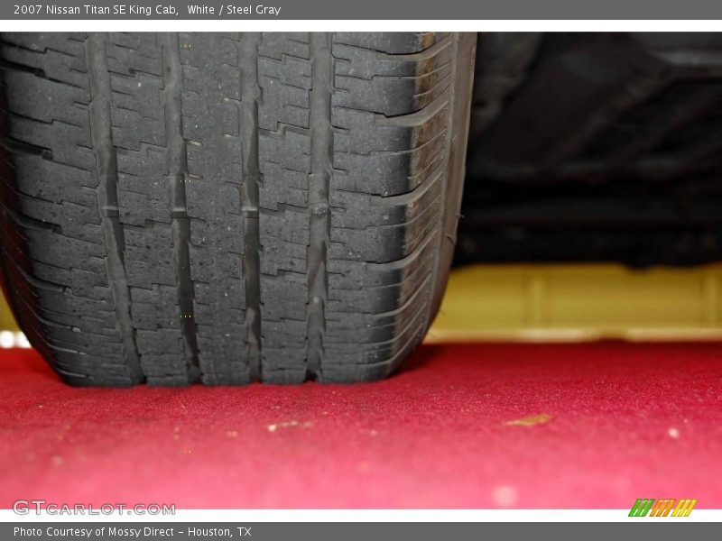 White / Steel Gray 2007 Nissan Titan SE King Cab
