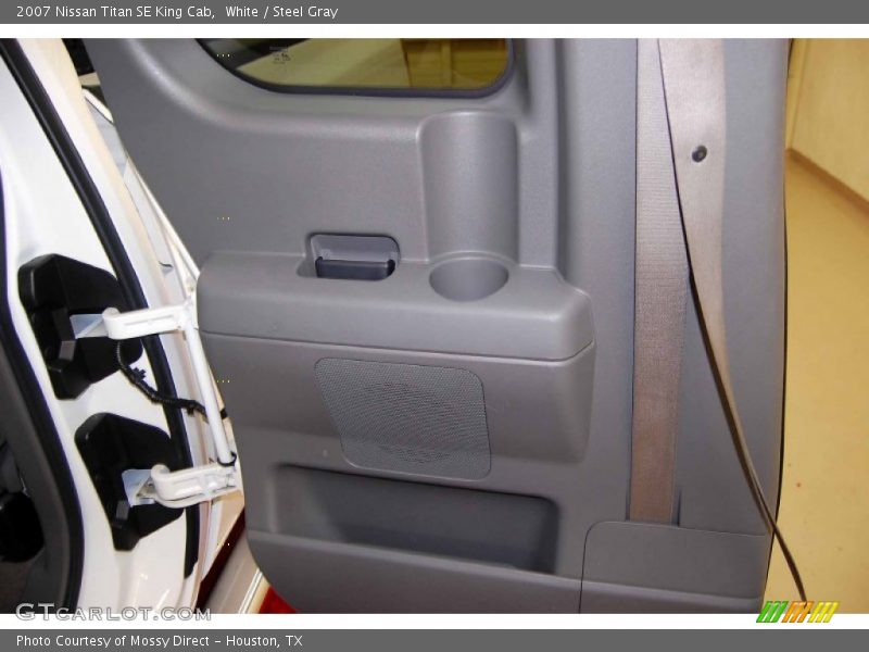 White / Steel Gray 2007 Nissan Titan SE King Cab