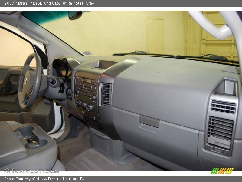 White / Steel Gray 2007 Nissan Titan SE King Cab