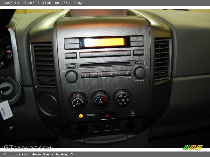 White / Steel Gray 2007 Nissan Titan SE King Cab