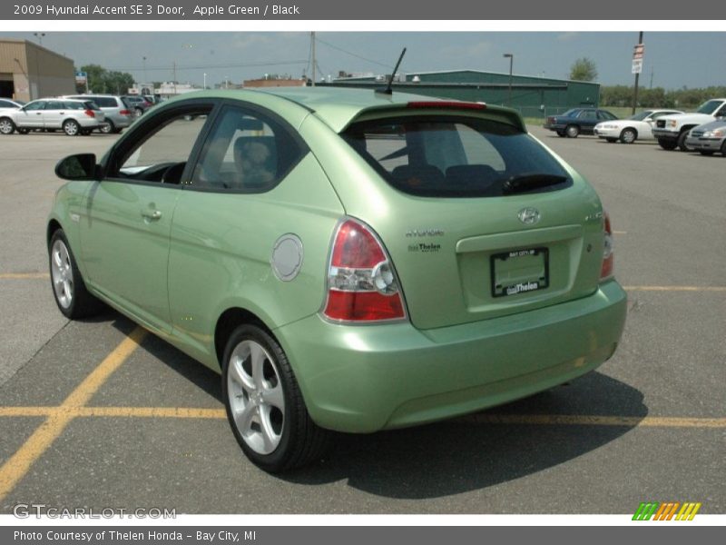Apple Green / Black 2009 Hyundai Accent SE 3 Door